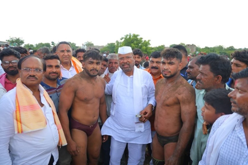 पीरबाबा यात्रेनिमित्त सासुरवाड्यात रंगला जंगी कुस्त्यांचा आखाडा; आमदार अब्दुल सत्तार यांची उपस्थिती