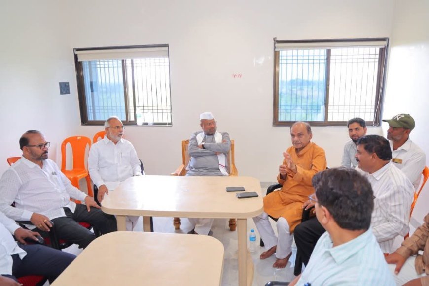 सिल्लोडमध्ये ‘कापूस ते कापड’ उद्योगसाखळीची तयारी; अब्दुल सत्तारांच्या पुढाकारातून सूतगिरणीची पाहणी