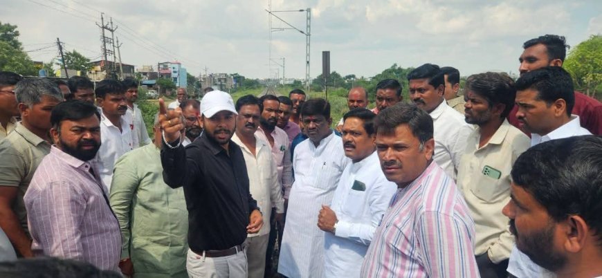 राजनगर-मुकुंद नगर अंडरपासचा मार्ग मोकळा होणार? खासदार कल्याण काळेंची रेल्वे-मनपा अधिकाऱ्यांसह पाहणी