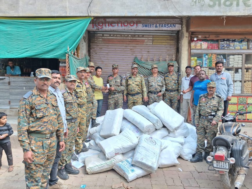 प्रतिबंधित प्लॅस्टिकविरोधात मनपाचा दणका! जनता किराणा येथे १,३९० किलो प्लॅस्टिक जप्त; २५ हजारांचा दंड