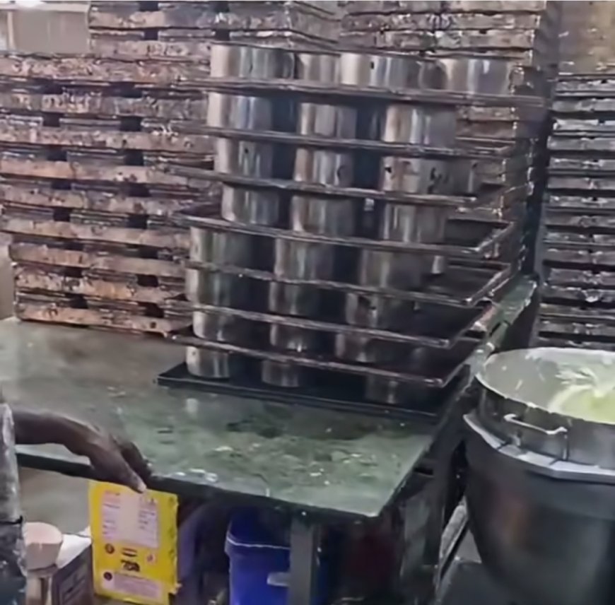 कप केकमध्ये रबर-प्लास्टिकचे तुकडे आढळल्याची तक्रार; रॉयल बेकर्सचा परवाना निलंबित